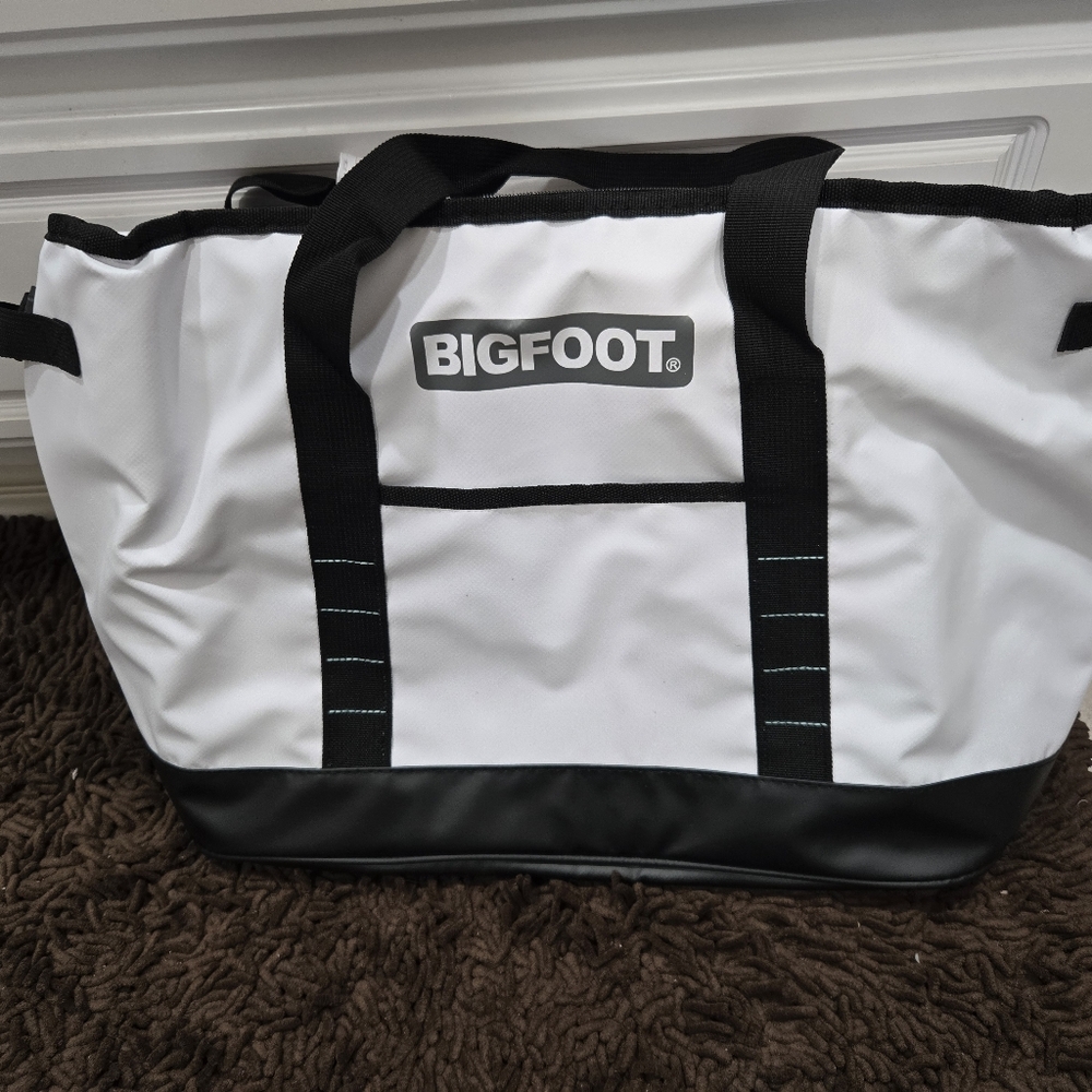 NEW! BIGFOOT Insulated Cooler Bag Tote